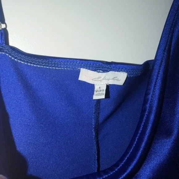 Elegant Blue Satin Dress - Picture 4 of 5